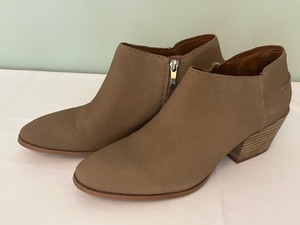 lot 52 image: Pair of New Franco Sarto Ankle Boots