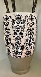lot 253 image: Gorgeous Vase with Faux Florals