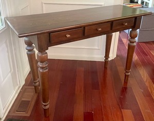 lot 255 image: Elegant Accent Table with 3 Drawers