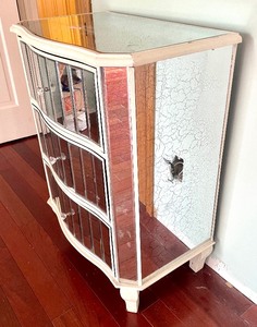 lot 33A image: Magnificent Mirrored Petite 3 Drawer Dresser  Side Table with Crackled Mirrored Top