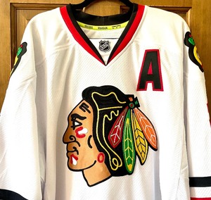 lot 321 image: New Chicago Blackhawks Hockey Duncan Keith Jersey