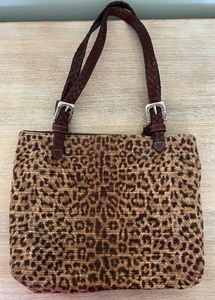 lot 330 image: Beautiful Brighton Handbag