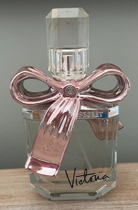 lot 349 image: Victorias Secret Perfume and Mirrored Vanity Tray