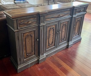 lot 420 image: Credenza  Decorative Console Cabinet