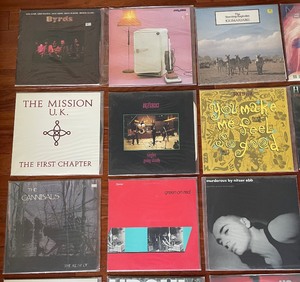 lot 438 image: 25 Vinyl Record Albums