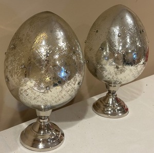 lot 170 image: Pair of Pottery Barn Easter Egg Decorative Figurines