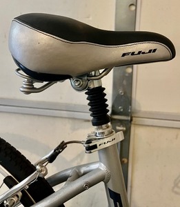 lot 101 image: Fuji Crosstown Bike