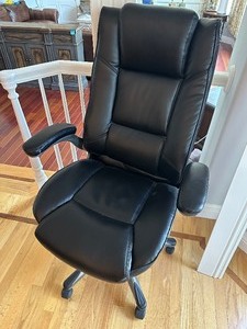 lot 429 image: Office Chair