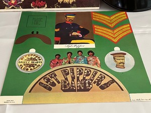 lot 35B image: Beatles Sgt Peppers Lonely Hearts Club Record - Capitol Records