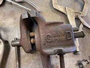 lot 54 image: 10 Vise Grips