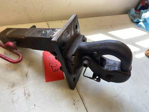 lot 123 image: Pintle Receiver and Ball Receiver