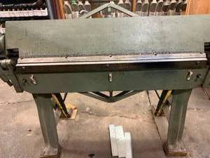 lot 25 image: DREIS & KRUMP CHICAGO MODEL 416 HAND APRON BRAKE