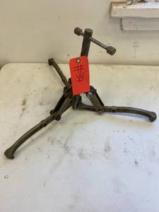 lot 34 image: Buffalo Gear Pull