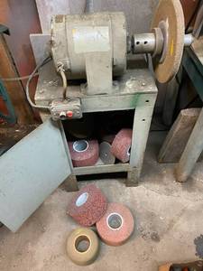 lot 57 image: 3M 12 Inch GrinderPolisher