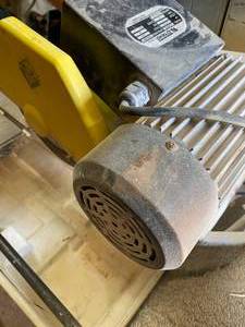 lot 60 image: Toyang Tile Saw