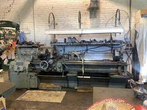 lot 100 image: Monarch Lathe Model 39529