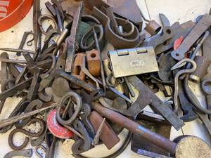lot 143 image: Scrap Metal in Buckets