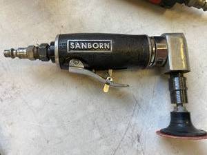 lot 154 image: Assortment of Air tools
