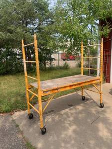 lot 61 image: Bil-jax Painters Scaffolding