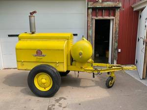 lot 18 image: Airmaster by Leroi Gas Powered Generator