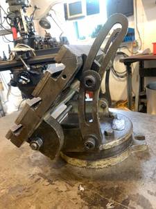 lot 92 image: Angle Plate