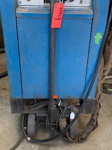 lot 9 image: Miller Welder by Miller Electric Appleton, WI, USA