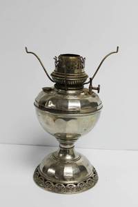 lot 47 image: Rare Vintage 1898 B&H  Number 4 Radiant Lamp