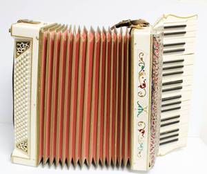 lot 2 image: Italian Vintage Accordion All Keys Working With Original Case Great Condition