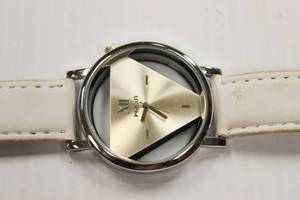 lot 75 image: Wilon Mens Watch # 10165 Not In Working Condition Needs Battery