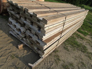 lot 1 image: Pallet Bundle Concrete Forms