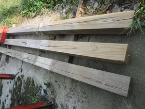 lot 11 image: Gate Posts