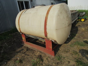 lot 14 image: Ag Chem Water Tank