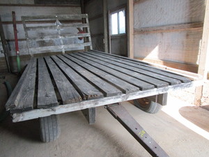 lot 26 image: Badger Wagon Gear & Wooden Rack
