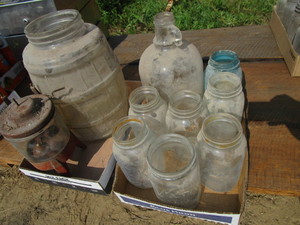 lot 40 image: Canning & Pickle Jars, Whip
