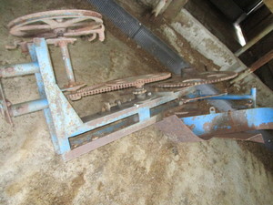 lot 76 image: Patz Barn Cleaner