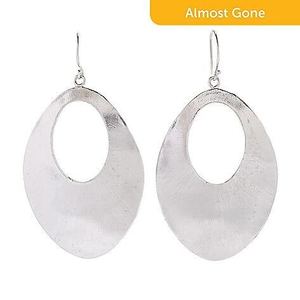 Lot of 2 pairs of silver earrings