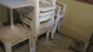 lot 52 image: plastic outdoor Patio chairs