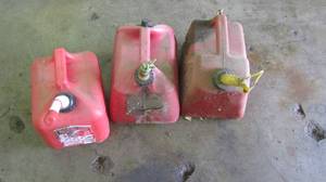 lot 117 image: 3 assorted plastic gas cans