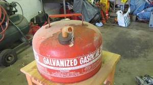 lot 120 image: Metal Eagle 2.5 gallon gas can.
