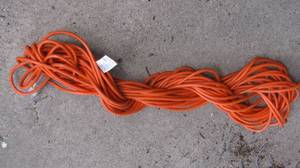 lot 138 image: heavy-duty 100ft extension cord