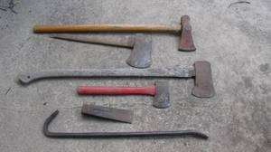 lot 145 image: Lot of long handled axes, maul etc