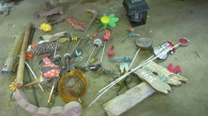 lot 149 image: Large assortment yard ornaments