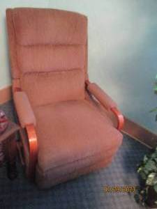 lot 150 image: Comfortable and cozy padded recliner