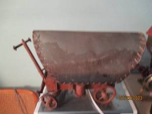lot 159 image: Vintage lamp