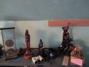 lot 164 image: Vintage decor