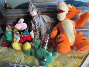 lot 173 image: Group of vintage stuffed animals