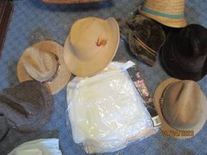 lot 181 image: Grouping of vintage mens hats