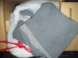 lot 211 image: Box of Assorted size bed sheets