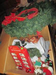 lot 217 image: Vintage Christmas lights, garland etc
