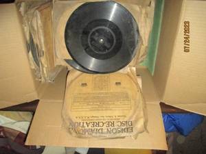 lot 222 image: Huge lot of Antique phonograph record albums